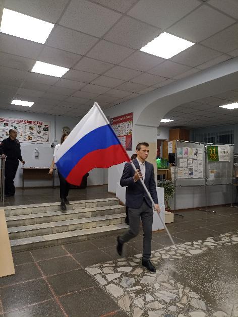 В нашем колледже традиционными мероприятиями являются торжественные линейки, посвященные выносу и снятию Государственного флага Российской Федерации