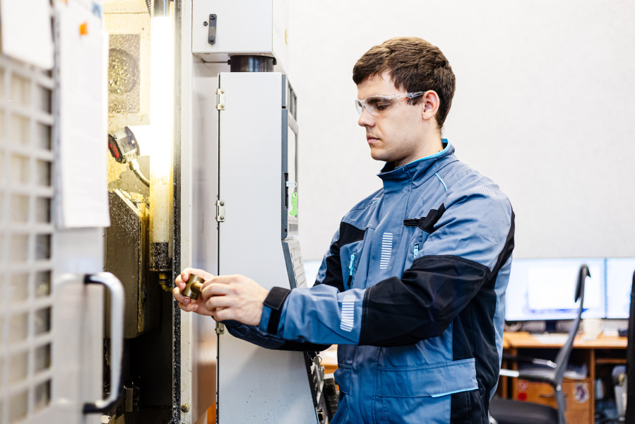 ���������� ������ ����������� � ��������������� ���������������: � ������ �������� �������� 235 ������� ����