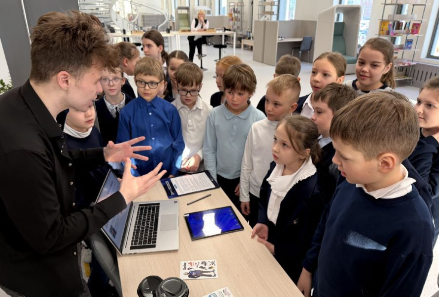 Политехники погрузили школьников лицея «Авангард» в мир технологий будущего Политехники погрузили школьников лицея «Авангард» в мир технологий будущего